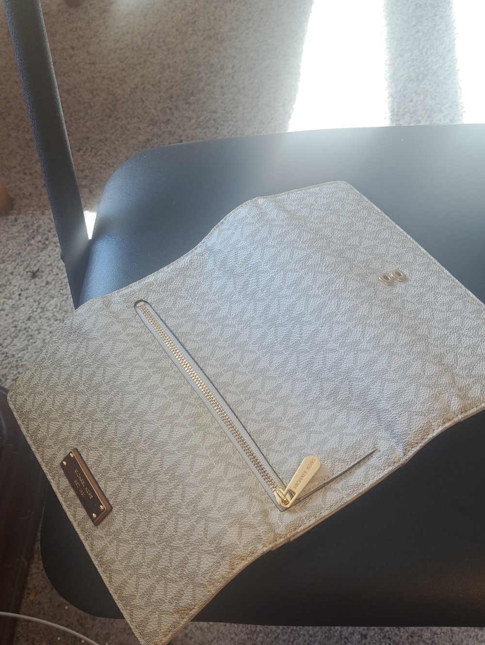 Michael Kors White and Light Gray Signature Wallet with Gold Plaque - Picture 6 of 6